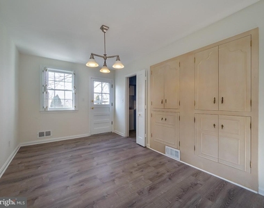 2702 Navarre Drive - Photo Thumbnail 11