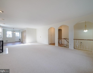 2702 Navarre Drive - Photo Thumbnail 8