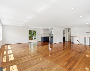 15304 Good Hope Road - Photo Thumbnail 8