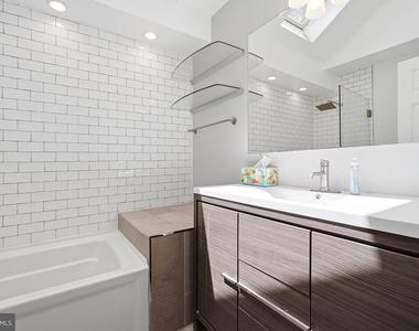 8222 Larry Place - Photo Thumbnail 17