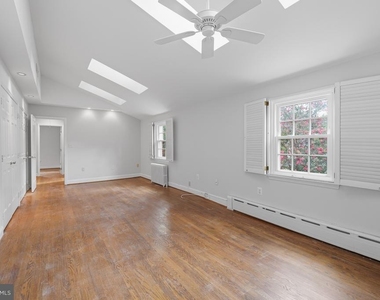 8222 Larry Place - Photo Thumbnail 21