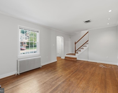 8222 Larry Place - Photo Thumbnail 6