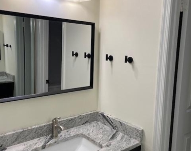 1117 Wildpark Avenue - Photo Thumbnail 17