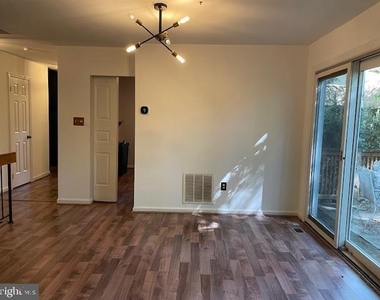 1117 Wildpark Avenue - Photo Thumbnail 7