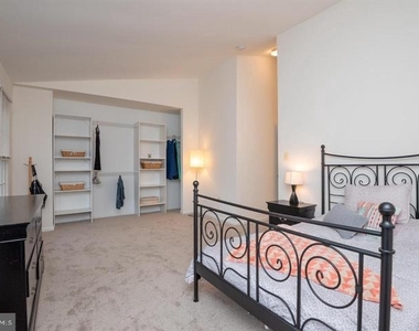 1117 Wildpark Avenue - Photo Thumbnail 47