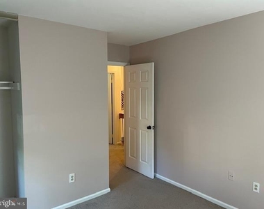 1117 Wildpark Avenue - Photo Thumbnail 23