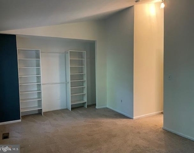 1117 Wildpark Avenue - Photo Thumbnail 16