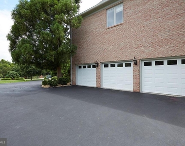 9 Alloway Court - Photo Thumbnail 32