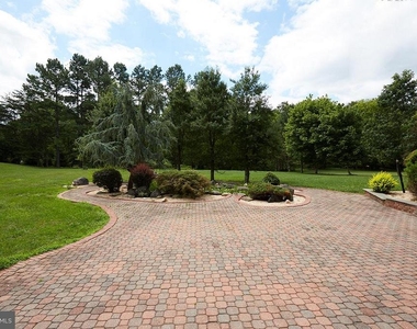 9 Alloway Court - Photo Thumbnail 36