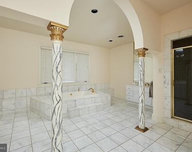 9 Alloway Court - Photo Thumbnail 25