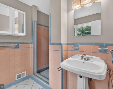 7215 Rollingwood Drive - Photo Thumbnail 16