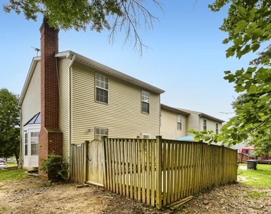 8573 Black Star Circle - Photo Thumbnail 13