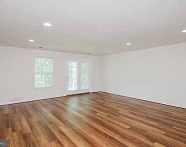 8607 Enoch Pratt Drive - Photo Thumbnail 4