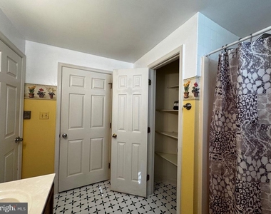 8268 Rippling Branch Road - Photo Thumbnail 16