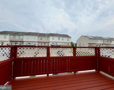 618 Snowberry Way - Photo Thumbnail 9
