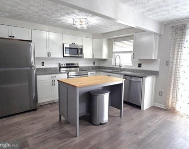 945 Redfield Road - Photo Thumbnail 7