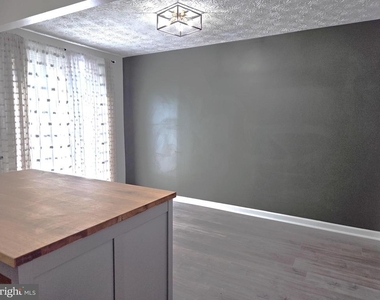 945 Redfield Road - Photo Thumbnail 6