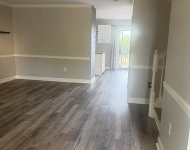 6338 Towncrest Court - Photo Thumbnail 8