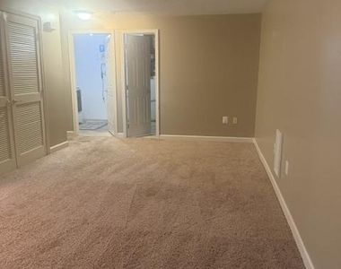 6338 Towncrest Court - Photo Thumbnail 12