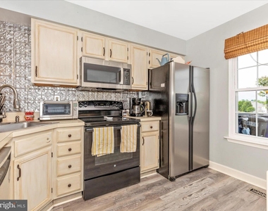 6338 Towncrest Court - Photo Thumbnail 2