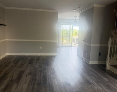 6338 Towncrest Court - Photo Thumbnail 9