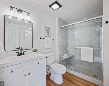 6909 Doublebrand Court - Photo Thumbnail 20