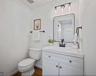 6909 Doublebrand Court - Photo Thumbnail 6