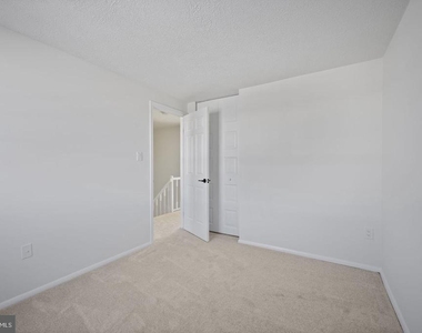 6909 Doublebrand Court - Photo Thumbnail 21