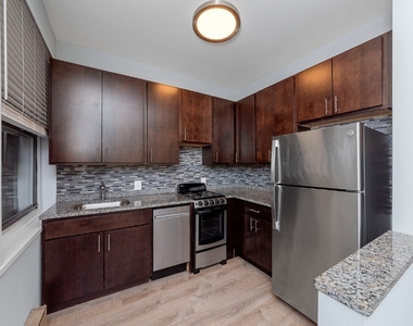635 W Barry - Photo Thumbnail 2