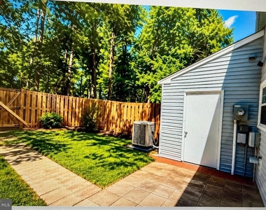 2513 Robinson Place - Photo Thumbnail 14