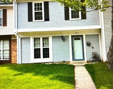 2513 Robinson Place - Photo Thumbnail 12