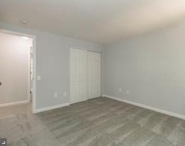 2513 Robinson Place - Photo Thumbnail 8