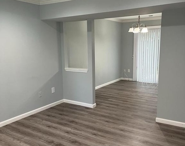 2513 Robinson Place - Photo Thumbnail 1