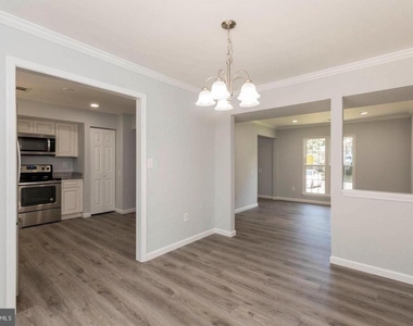 2513 Robinson Place - Photo Thumbnail 2