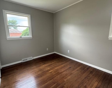 1234 Kahler Avenue - Photo Thumbnail 10