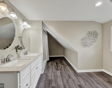2630 Wycliffe Road - Photo Thumbnail 12