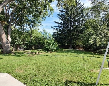 8638 Saxon Circle - Photo Thumbnail 30