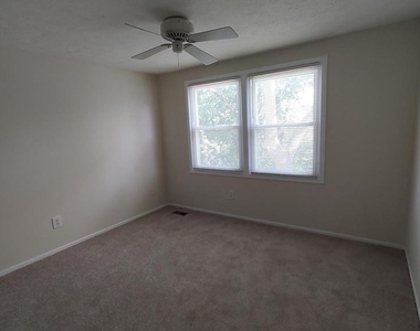 8638 Saxon Circle - Photo Thumbnail 19