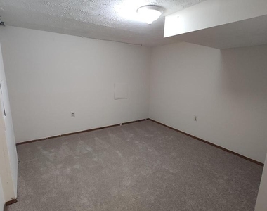 8638 Saxon Circle - Photo Thumbnail 28