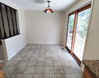 8638 Saxon Circle - Photo Thumbnail 2
