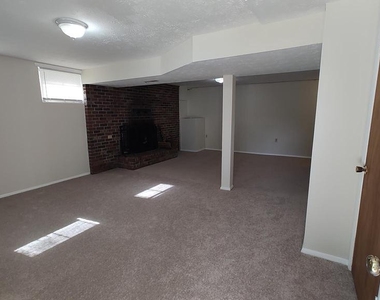 8638 Saxon Circle - Photo Thumbnail 25