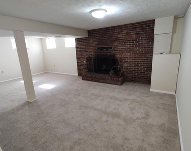 8638 Saxon Circle - Photo Thumbnail 24