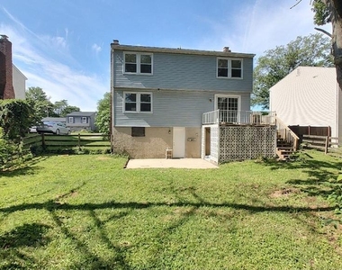 8638 Saxon Circle - Photo Thumbnail 31