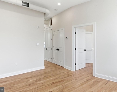 337 S Fremont Avenue - Photo Thumbnail 6