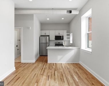 337 S Fremont Avenue - Photo Thumbnail 3