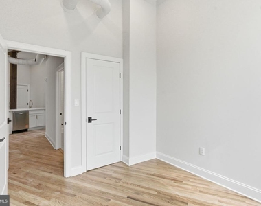337 S Fremont Avenue - Photo Thumbnail 21