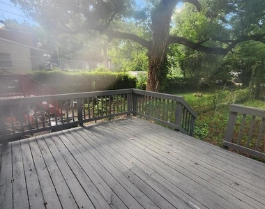524 Beaumont Avenue - Photo Thumbnail 4
