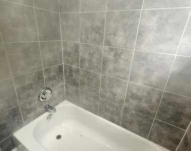524 Beaumont Avenue - Photo Thumbnail 22