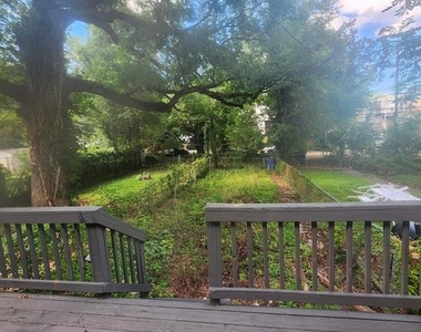 524 Beaumont Avenue - Photo Thumbnail 5