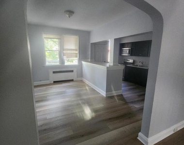 524 Beaumont Avenue - Photo Thumbnail 9